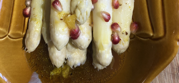 Recette de saison: Asperges blanches vinaigrette à l’orange. Vous allez adorer!