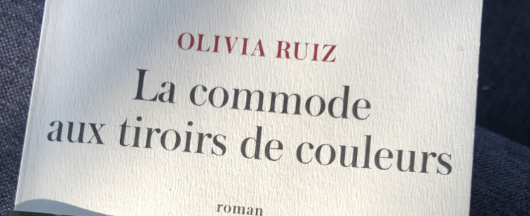 Livre: La commode aux tiroirs de couleurs Olivia Ruiz