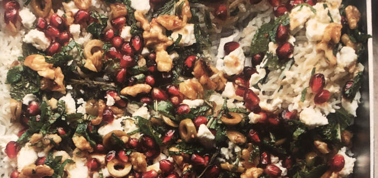 Recette de chef: Riz au four parfumé à la menthe, feta, noix, olives et grenade